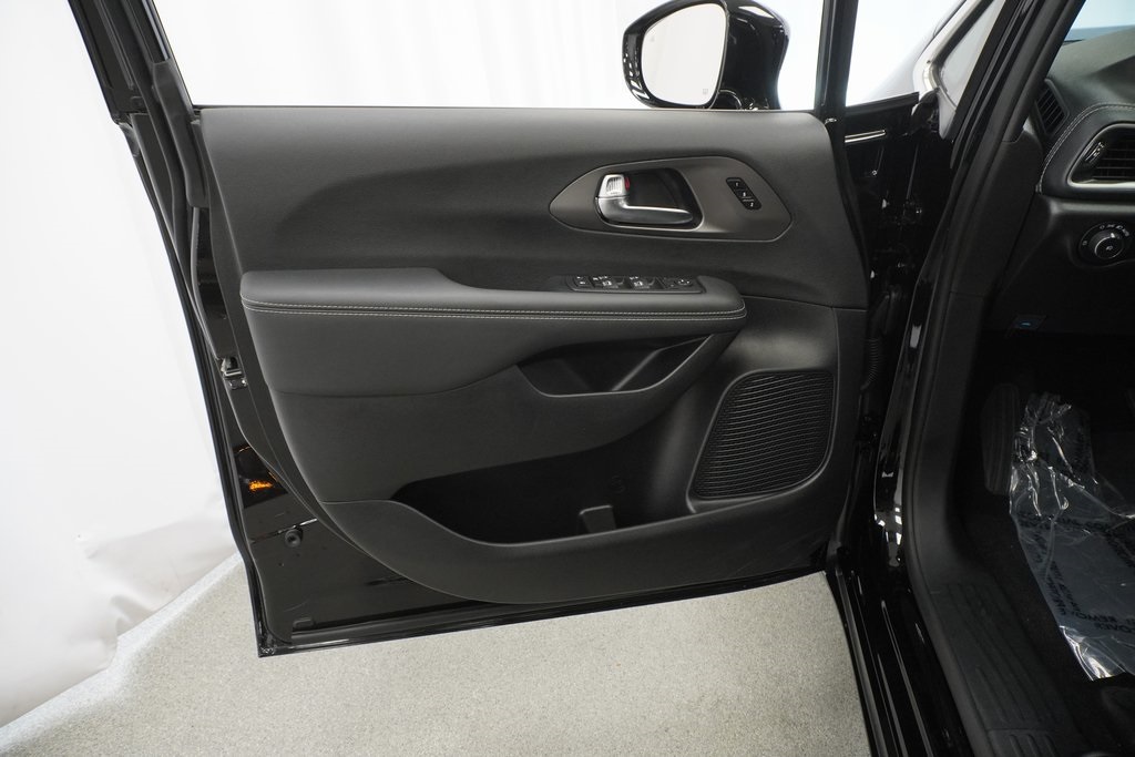 2025 Chrysler Pacifica photo 29