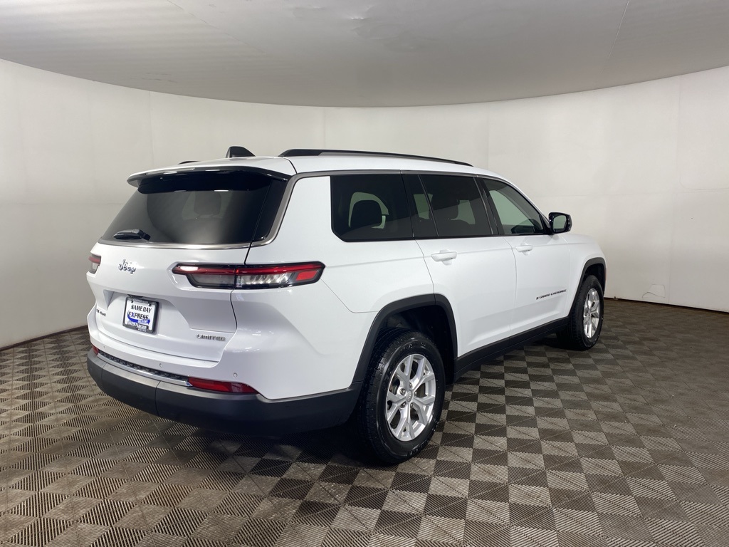 2023 Jeep Grand Cherokee Limited photo 3