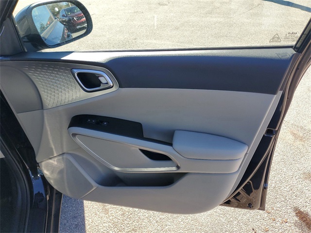2025 Kia Soul LX photo 29