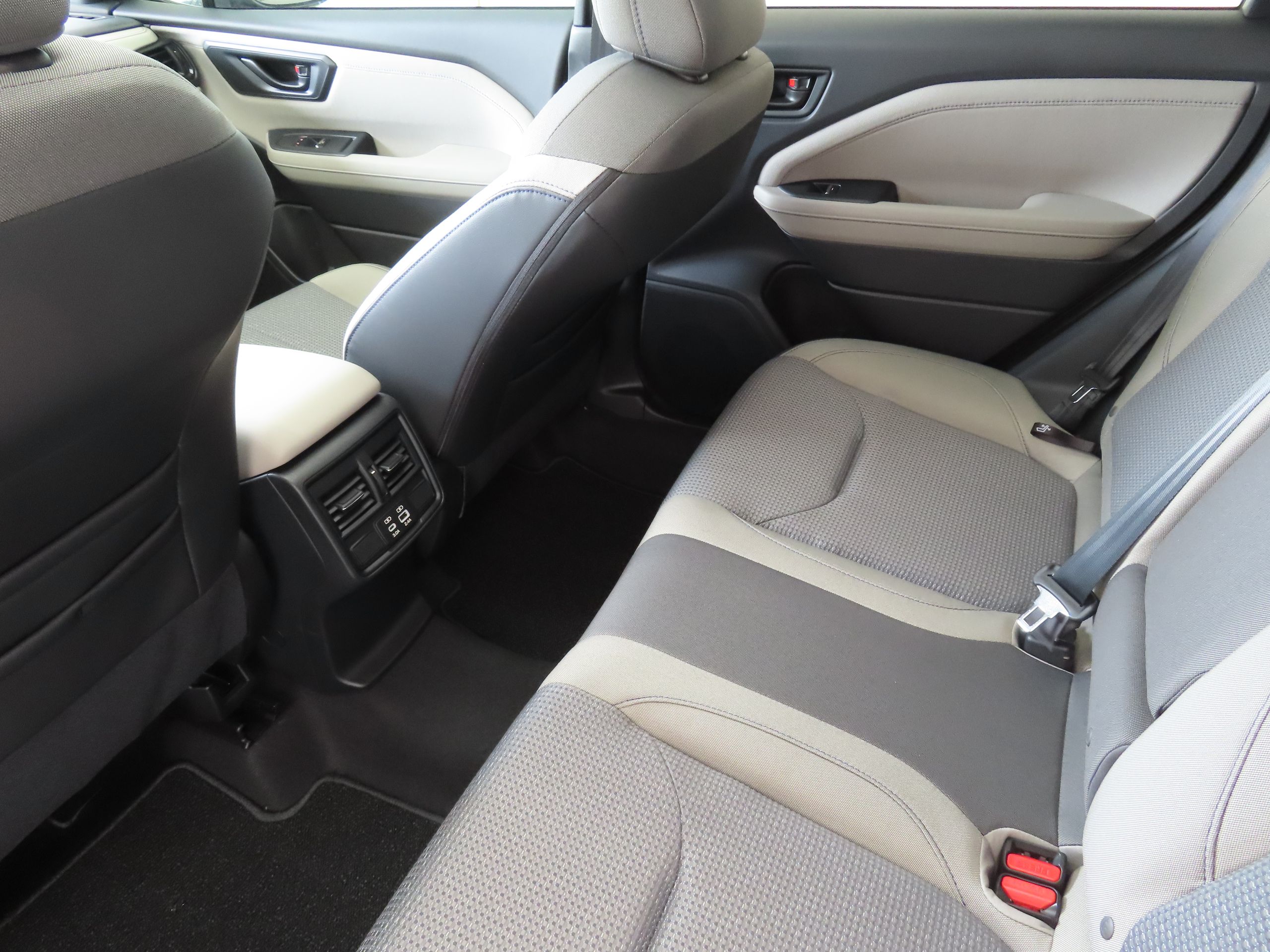 2025 Subaru Forester Premium Base photo 19