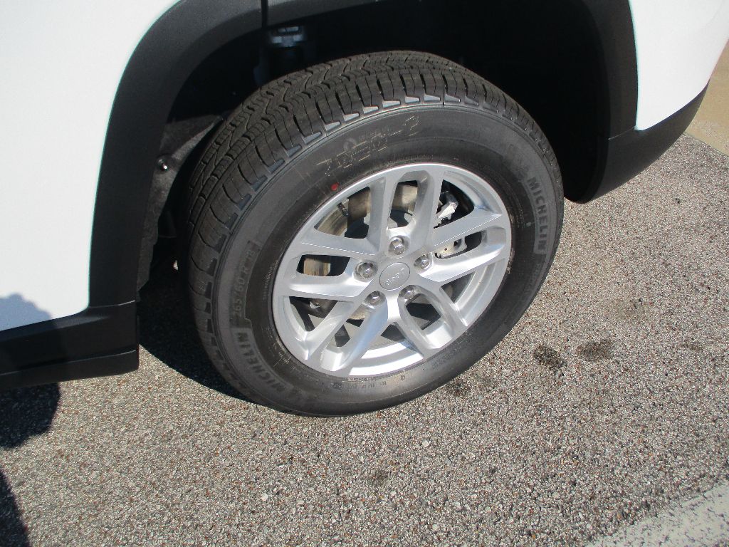 2025 Jeep Grand Cherokee Laredo X photo 22