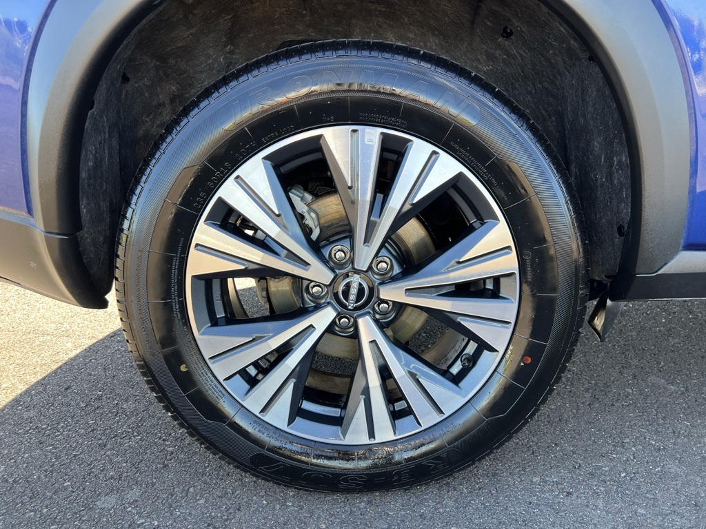 2023 Nissan Rogue SV photo 6
