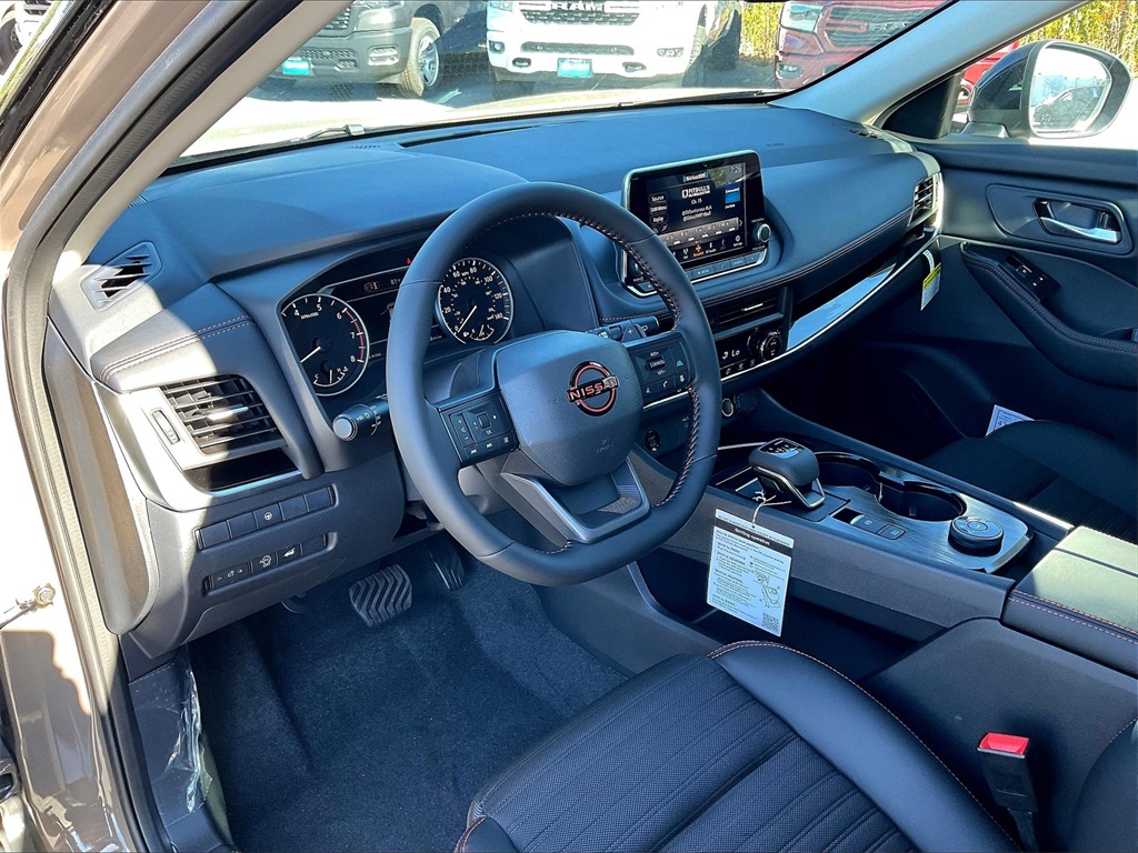 2026 Nissan Rogue SV photo 8