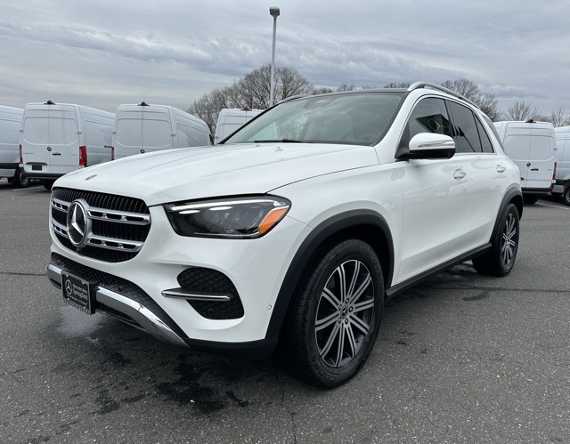 2025 Mercedes Benz GLE 350 4MATIC photo 3
