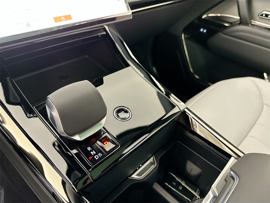 2025 Land Rover Range Rover Sport SE photo 16