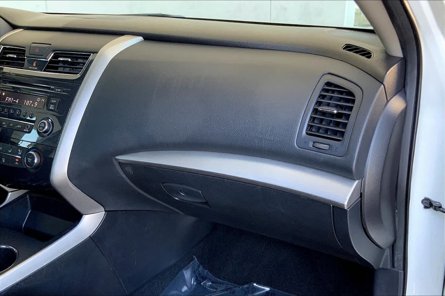 2015 Nissan Altima 2.5 S photo 16