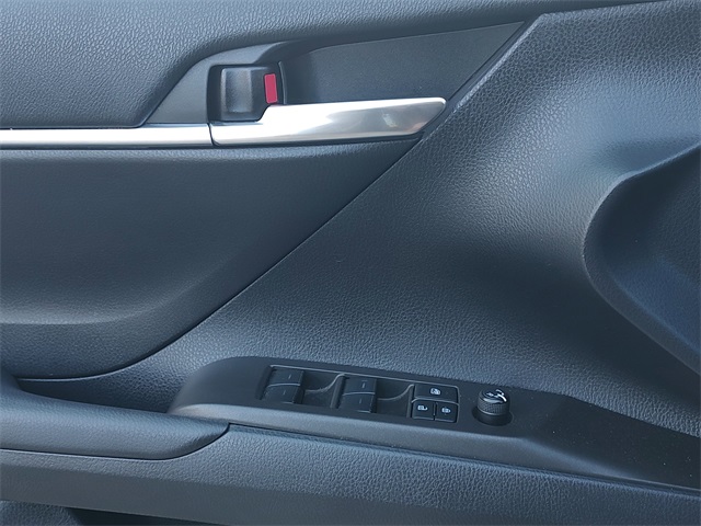 2023 Toyota Camry Hybrid SE photo 11