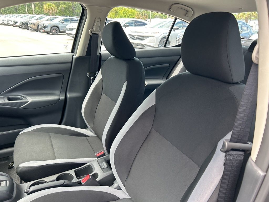 2025 Nissan Versa S photo 13