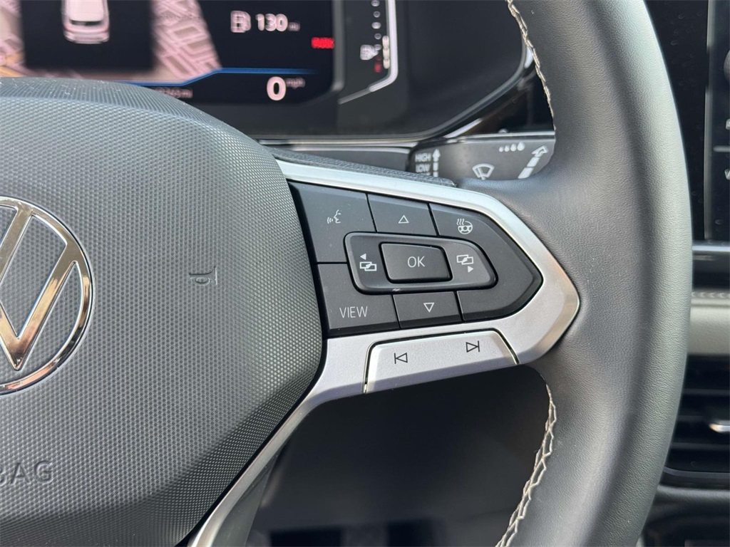 2022 Volkswagen Taos SEL photo 22