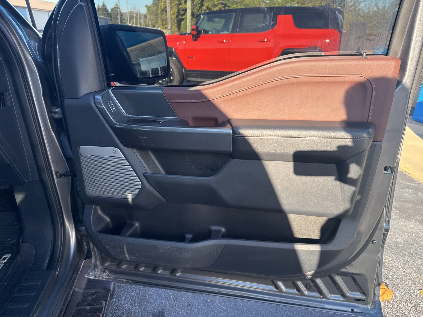 2022 Ford F-150 Lariat photo 25