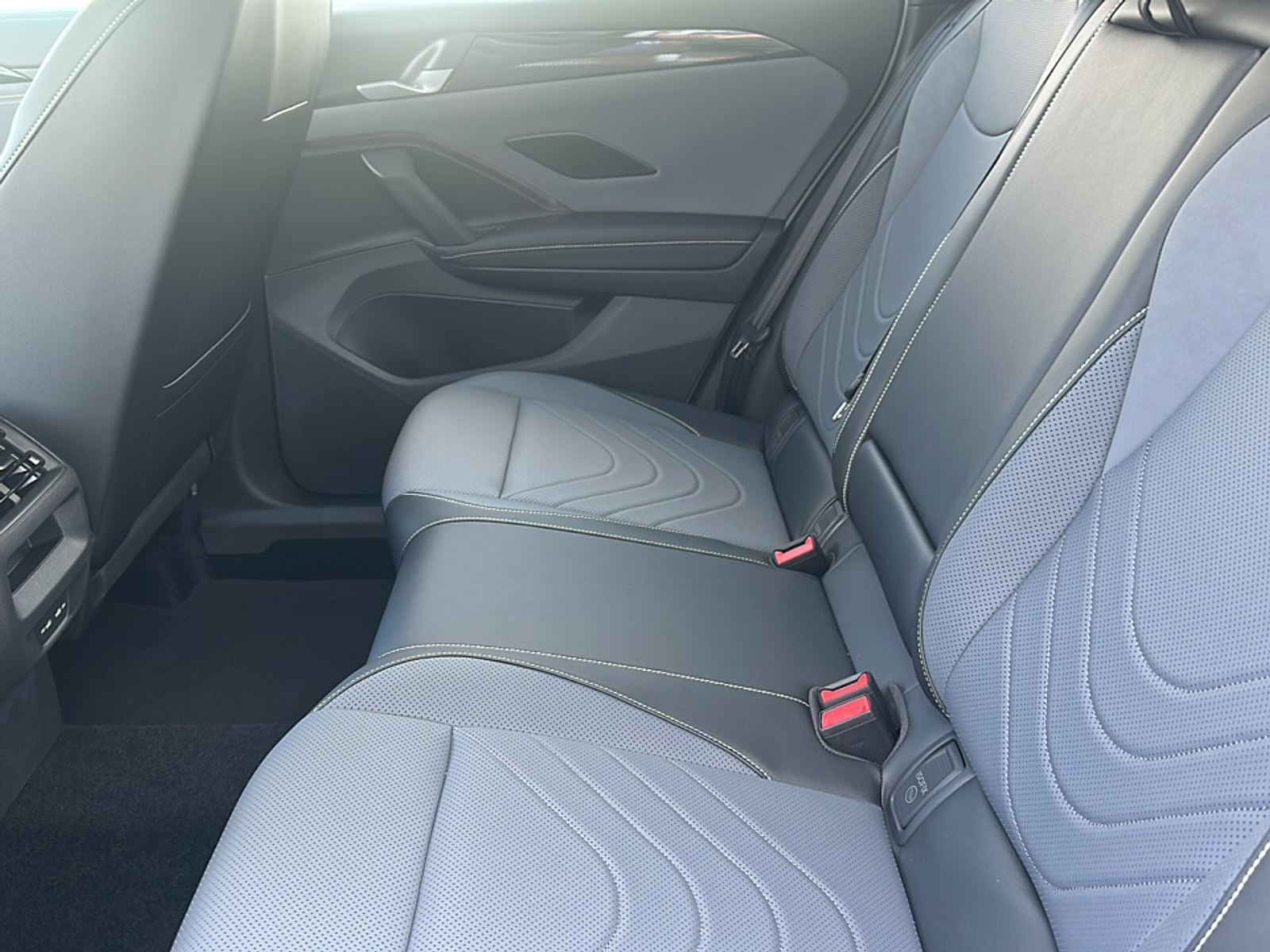 2025 Volkswagen Tiguan SE R-Line Black photo 10