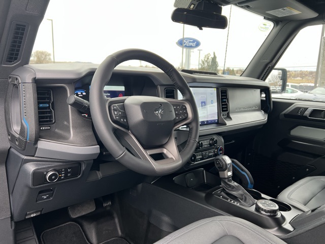 2024 Ford Bronco Black Diamond photo 10