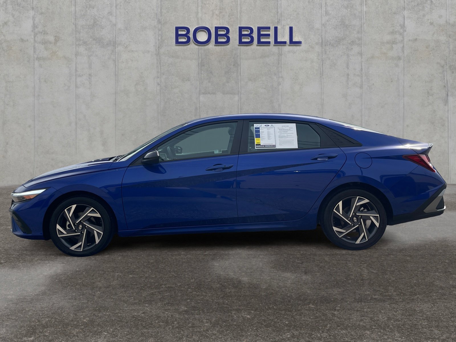 2025 Hyundai Elantra SEL Sport photo 2