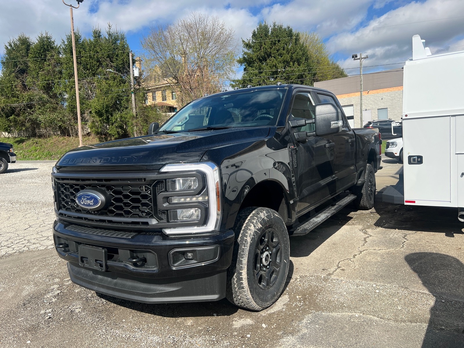 2025 Ford F-350 XL photo 2