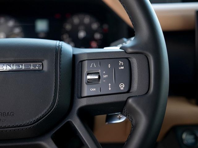 2025 Land Rover Defender 110 V8 photo 26