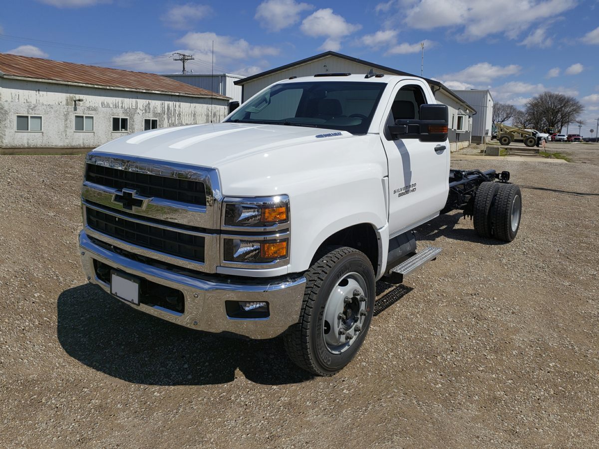 2023 Chevrolet Silverado 4500 Medium Duty Chassis Cab Work Truck's photo