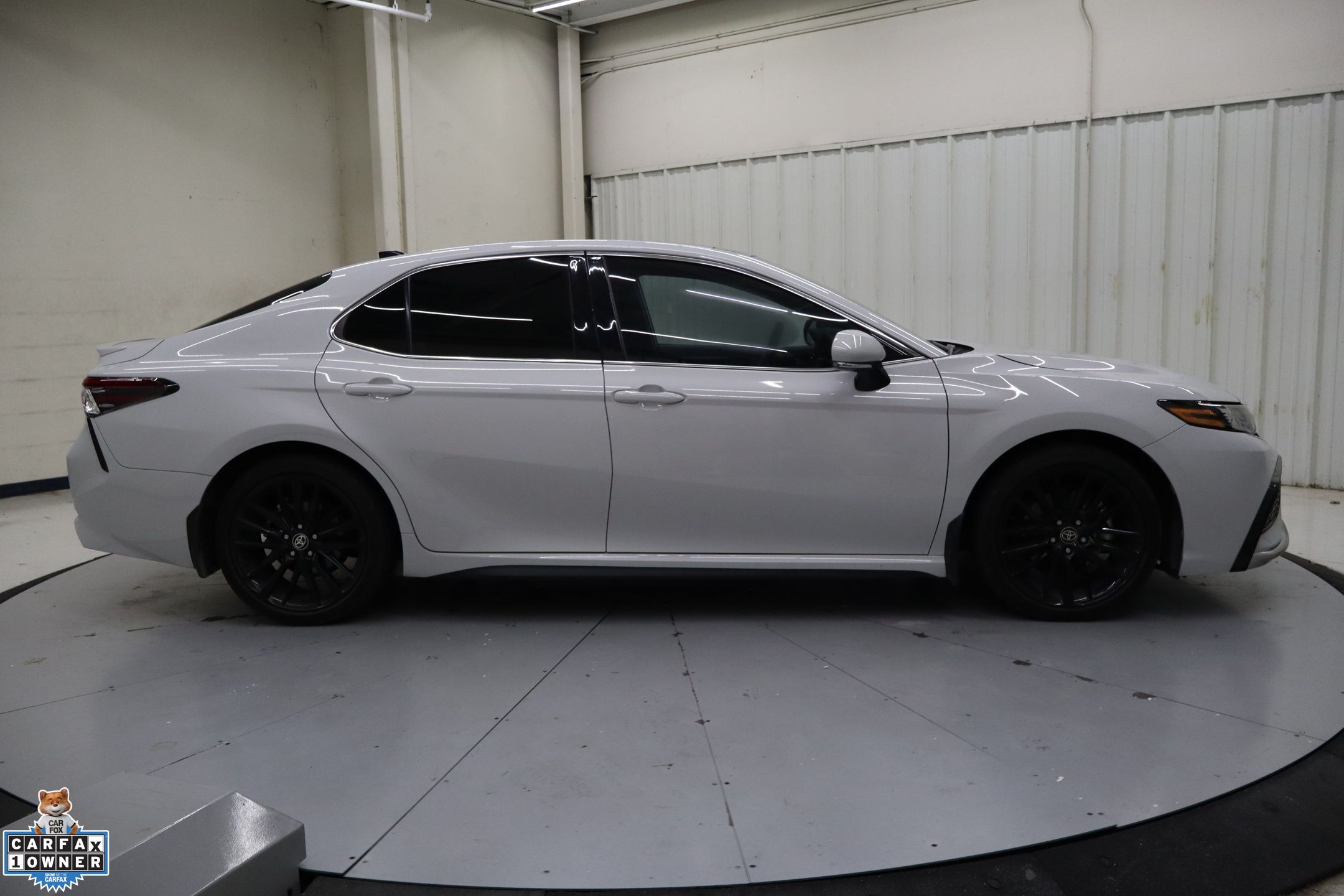 2023 Toyota Camry XSE V6 photo 2