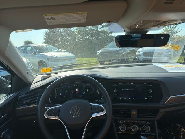 2024 Volkswagen Jetta 1.5T SEL photo 25