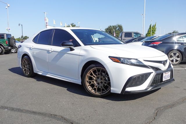 2023 Toyota Camry SE photo 2