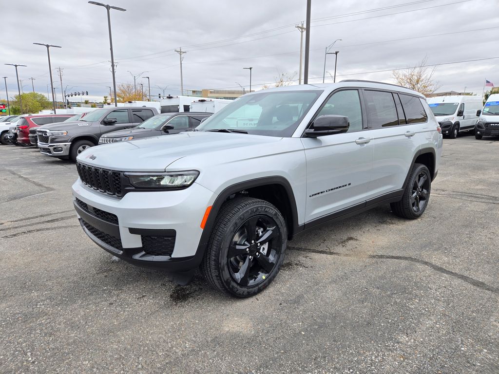 2025 Jeep Grand Cherokee Altitude X photo 4