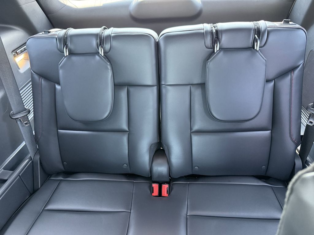 2025 Ford Explorer ST photo 2