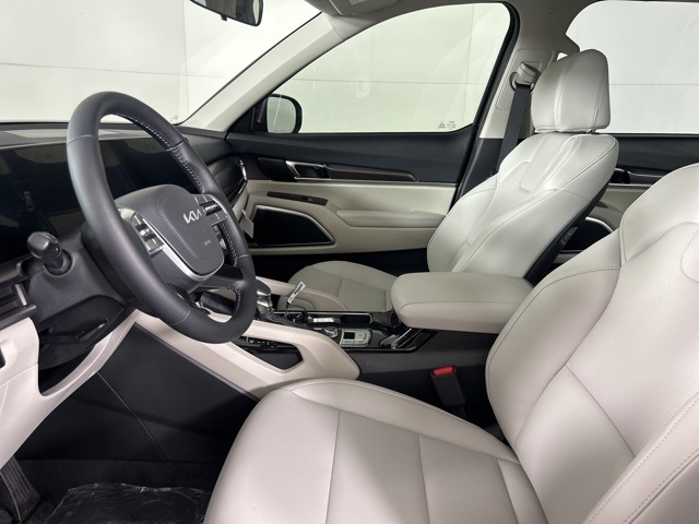 2025 Kia Telluride S photo 14