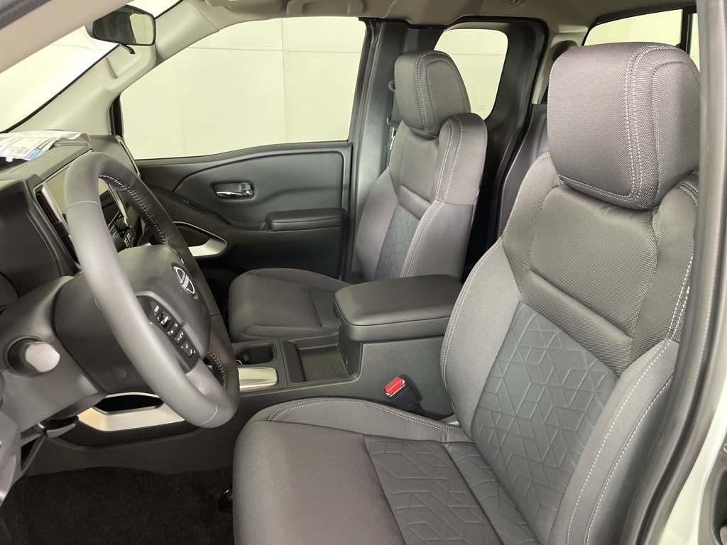 2025 Nissan Frontier SV photo 20