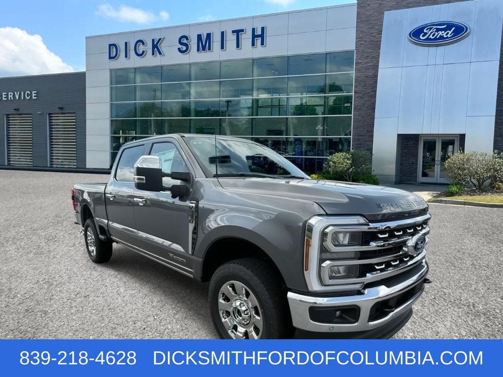 2025 Ford F-350 Super Duty Lariat's photo