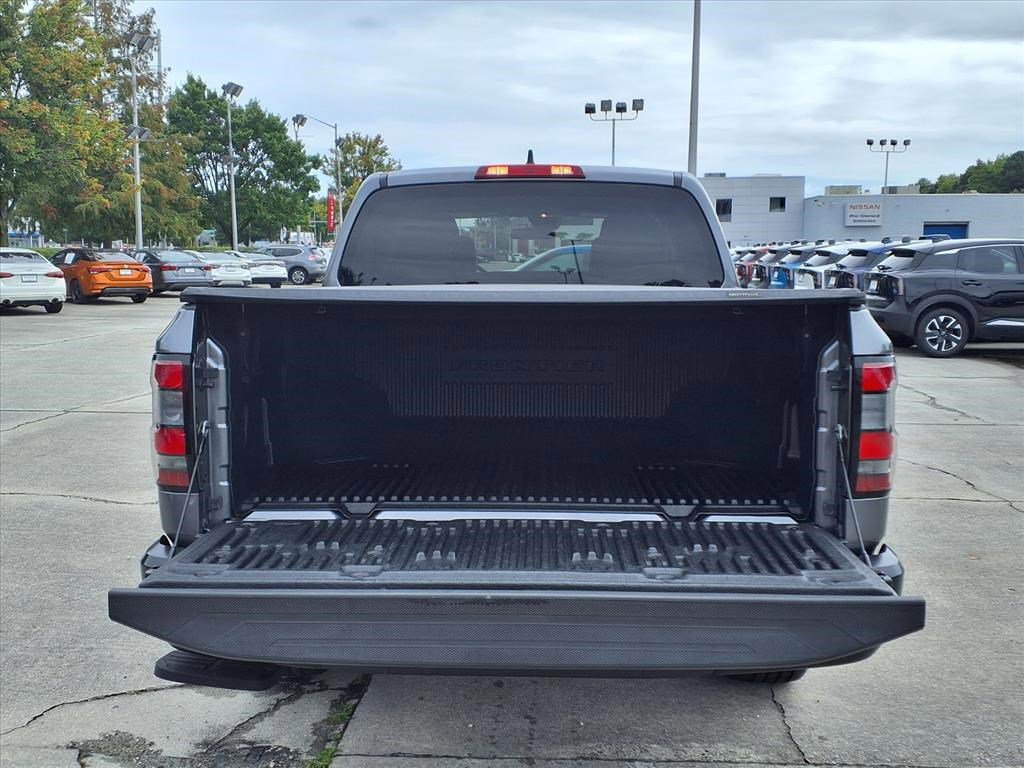2023 Nissan Frontier Crew Cab S photo 4