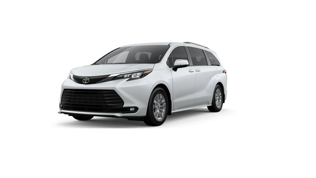 2026 Toyota Sienna XLE's photo