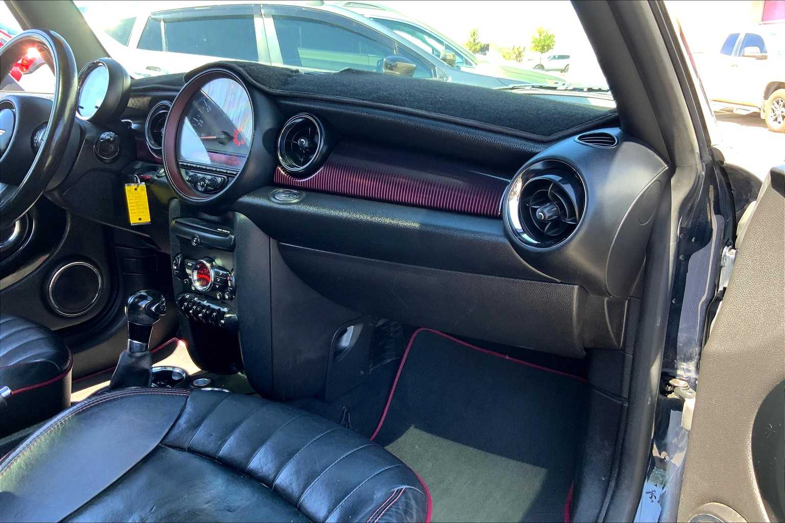 2012 Mini Clubman Base photo 14