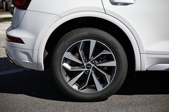 2024 Audi Q5 45 S line Premium photo 2