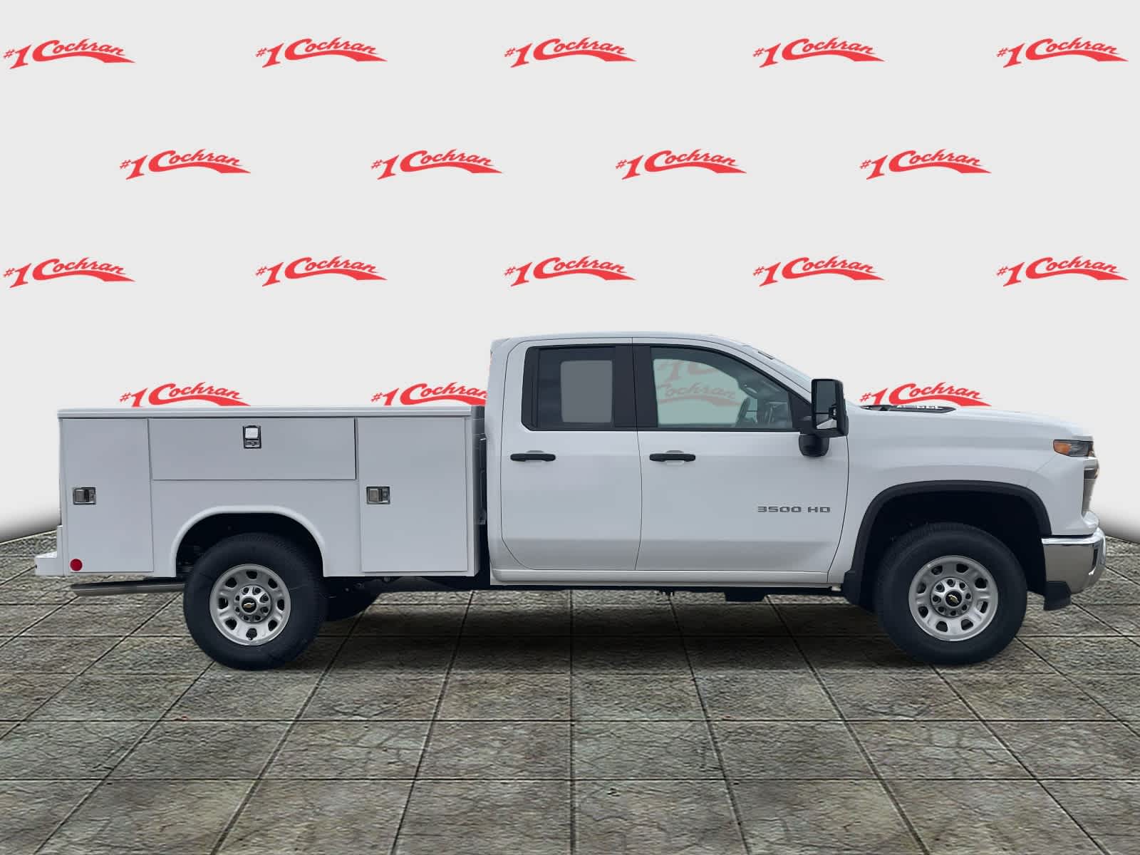 2025 Chevrolet Silverado 3500HD photo 2