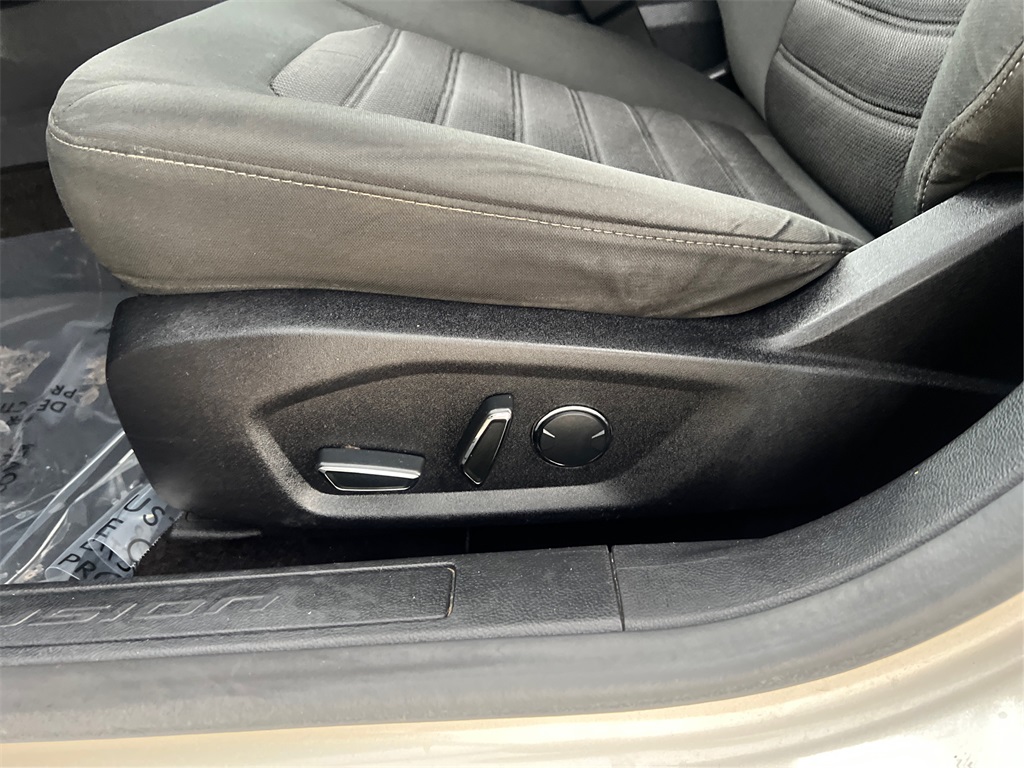 2017 Ford Fusion SE photo 15