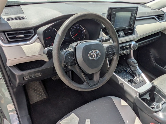 2021 Toyota RAV4 XLE photo 9