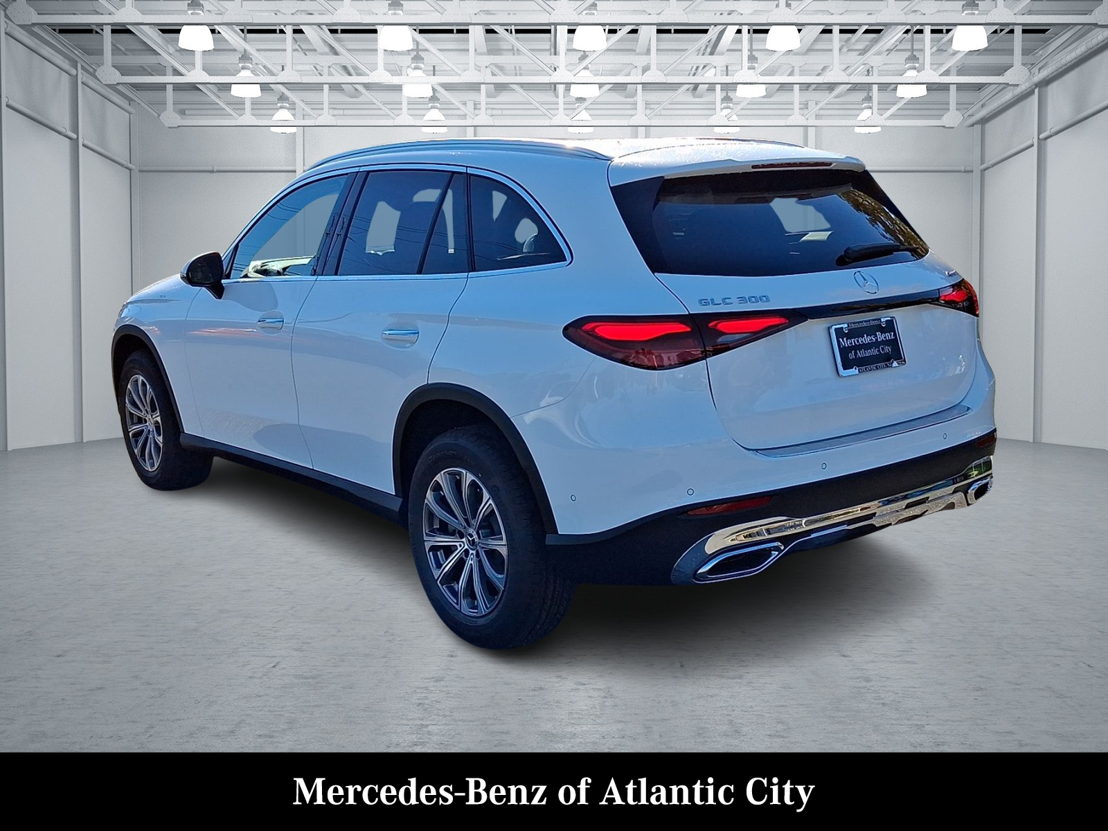 2026 Mercedes Benz GLC 300 4MATIC photo 3