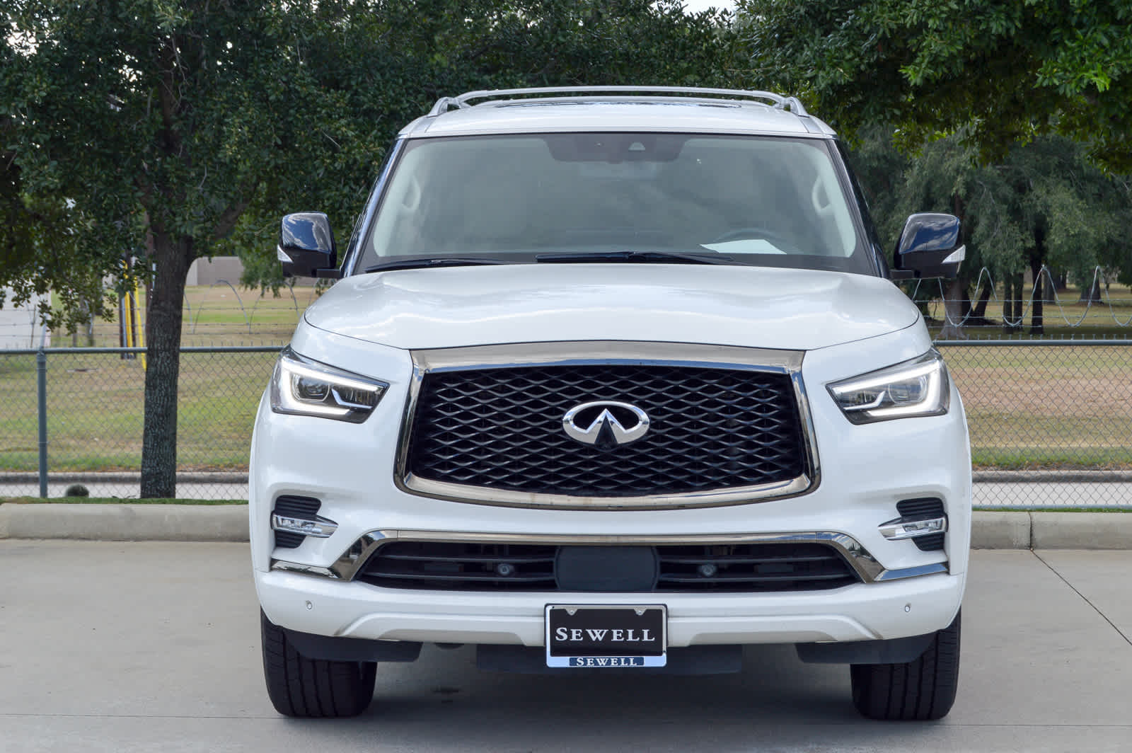 2023 Infiniti QX80 Premium Select photo 2