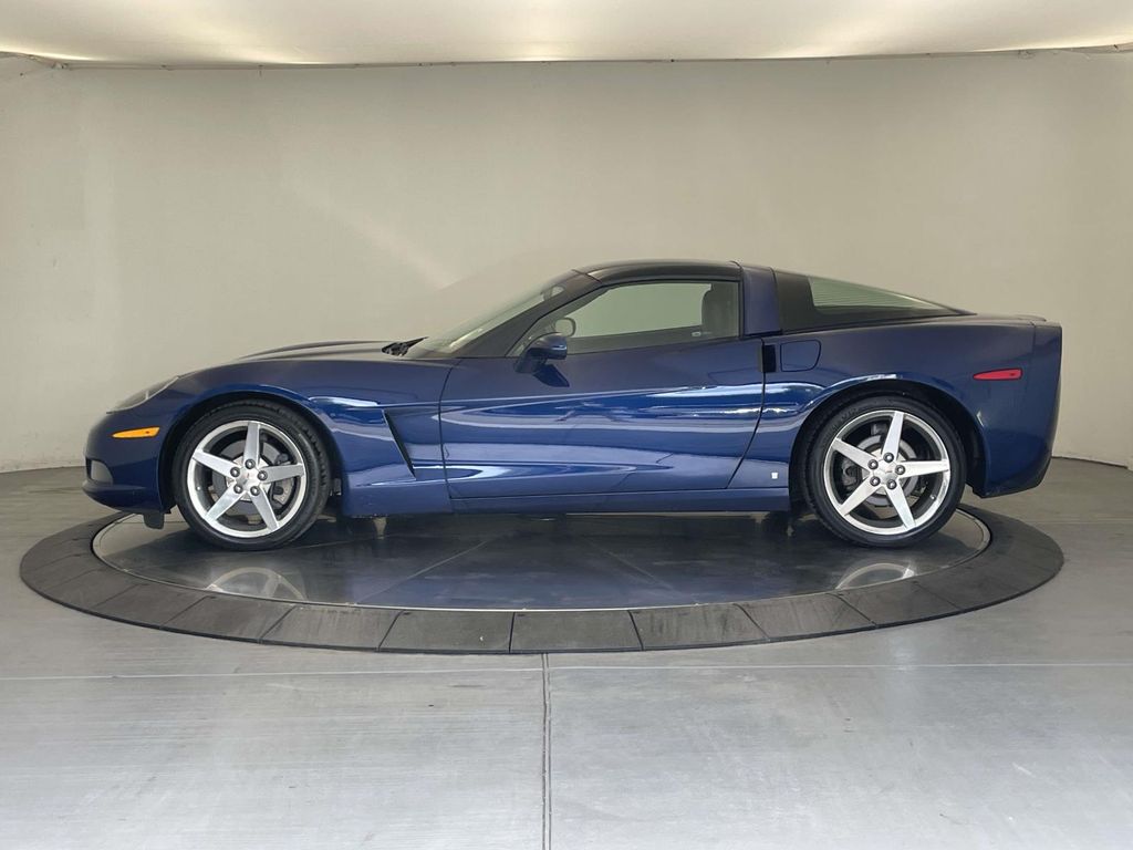 2006 Chevrolet Corvette Base photo 2