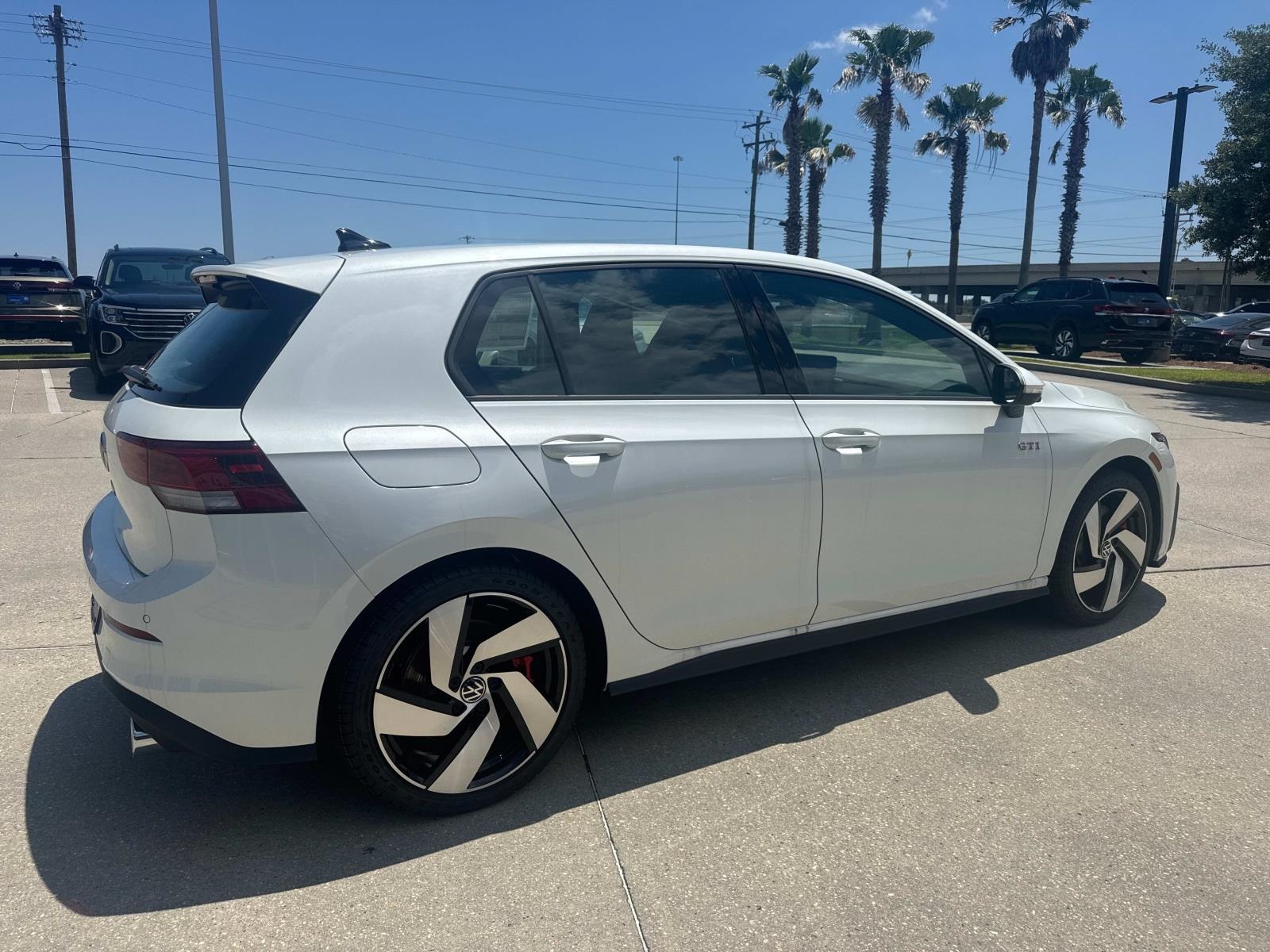 2025 Volkswagen Golf GTI S photo 4