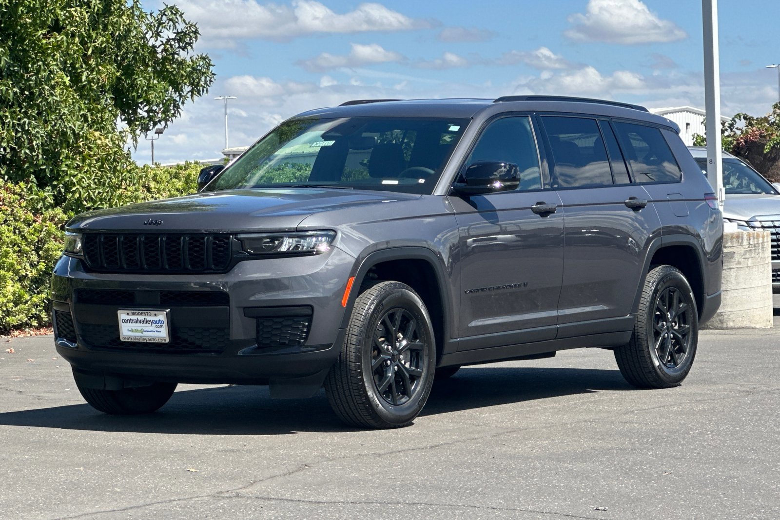 2024 Jeep Grand Cherokee Altitude photo 8