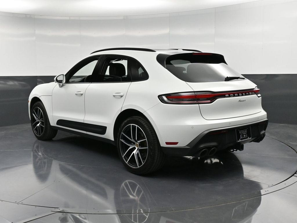 2024 Porsche Macan S photo 2