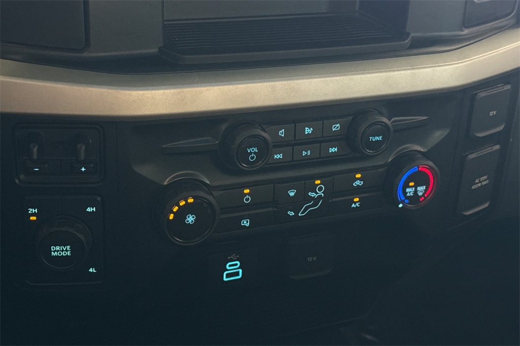 2024 Ford F-250 photo 19