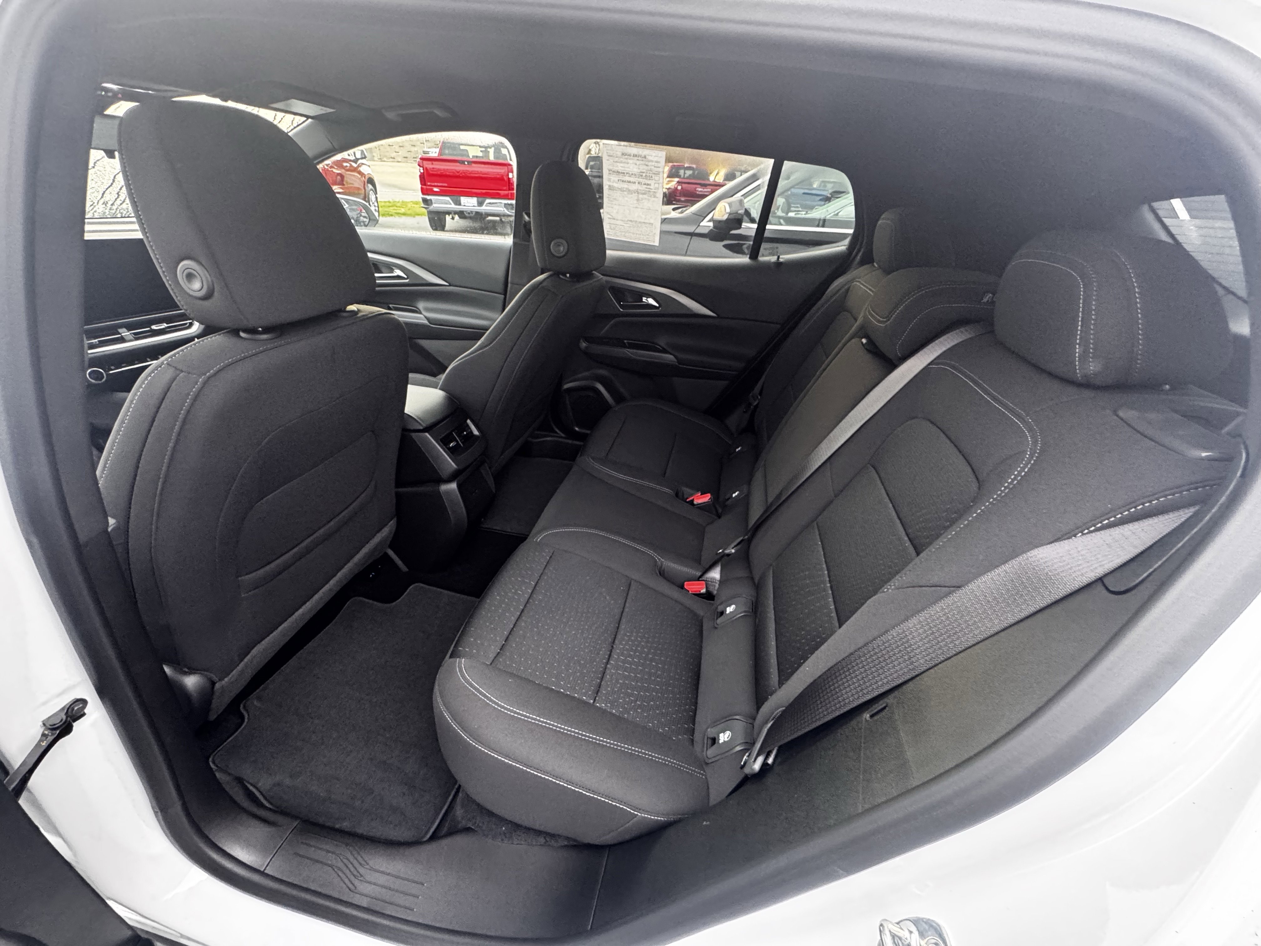 2025 Chevrolet Equinox EV 1LT photo 2