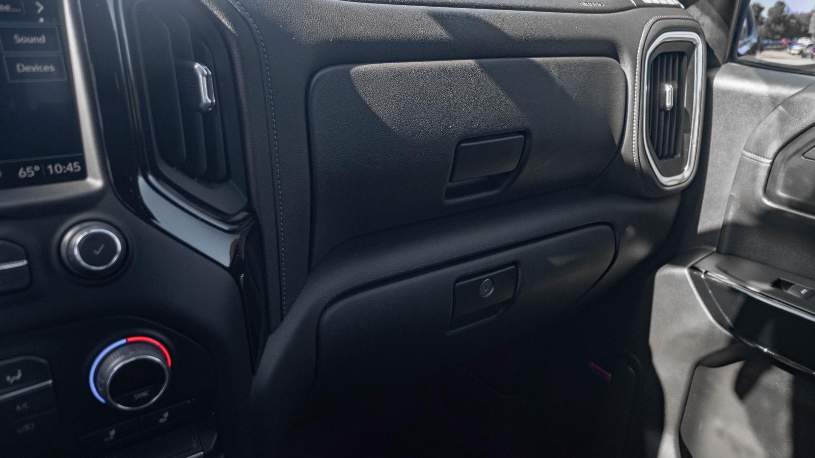 2019 Chevrolet Silverado 1500 RST photo 22