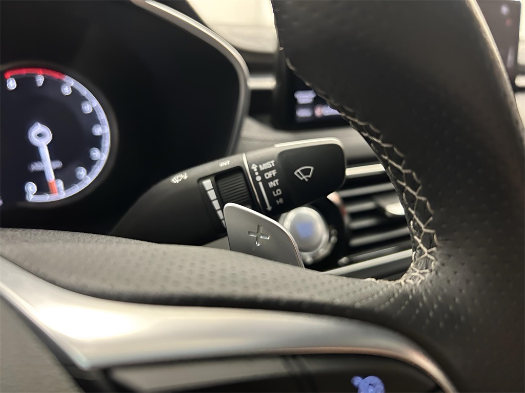 2022 Genesis G70 2.0T photo 14