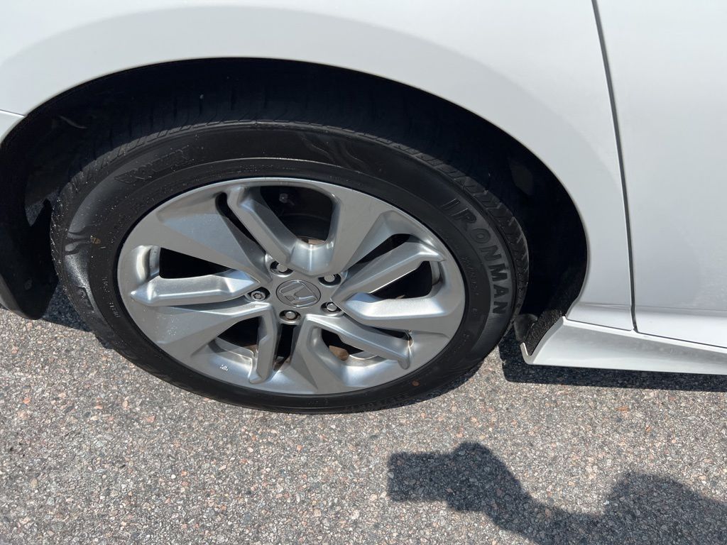 2018 Honda Accord LX 1.5T photo 25
