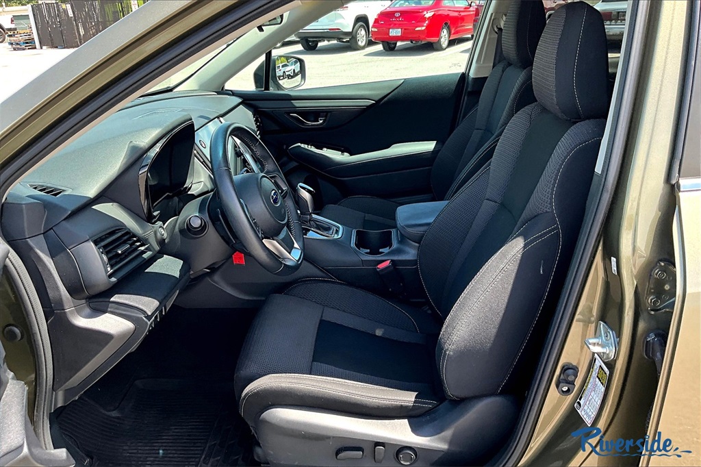 2022 Subaru Outback Premium photo 16