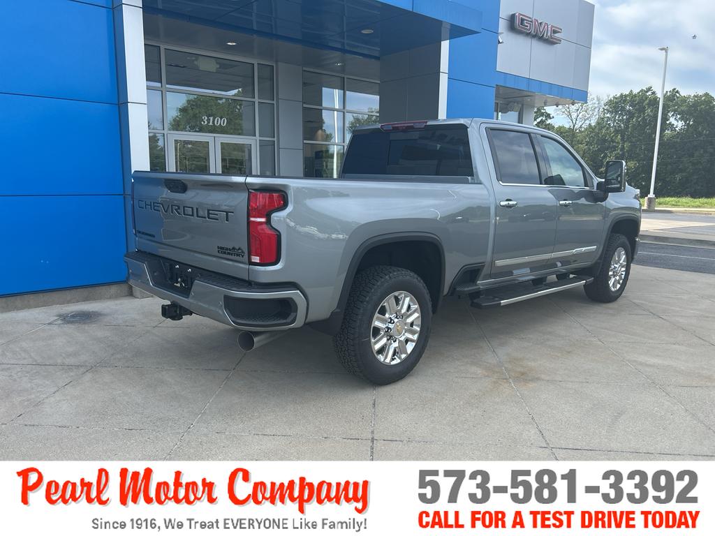 2025 Chevrolet Silverado 2500HD High Country photo 4