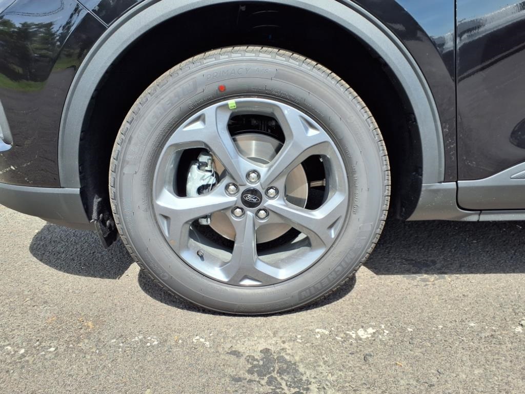 2025 Ford Escape ST-Line photo 5