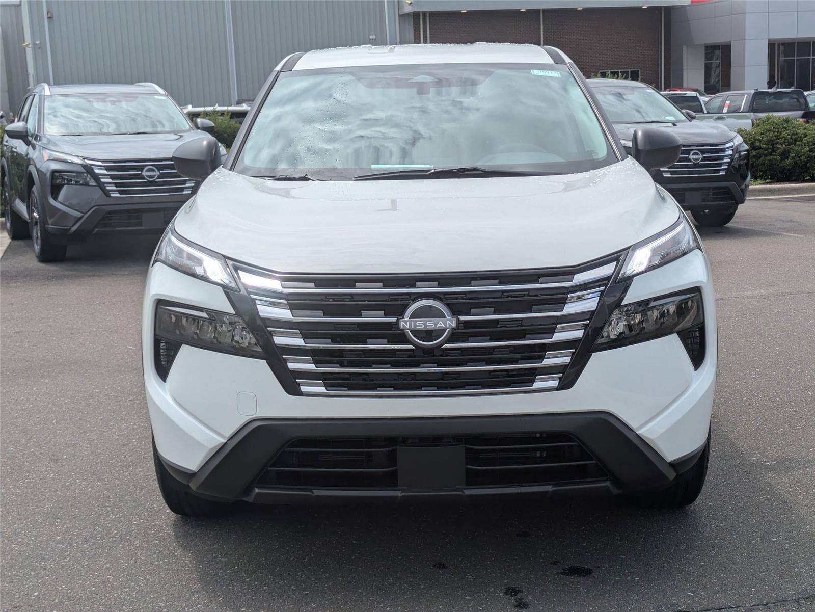 2026 Nissan Rogue S photo 2